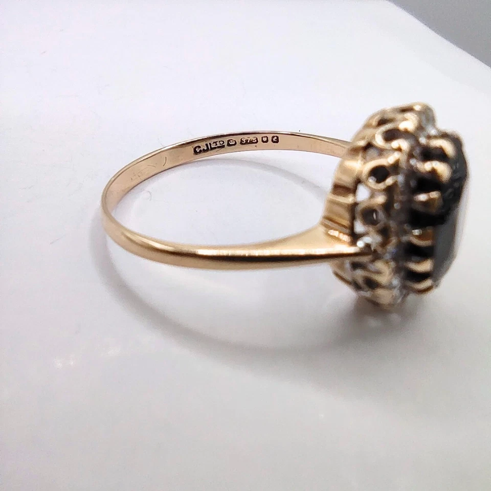 9ct Gold Sapphire and Diamond Ring Size P - Damaged Scrap - Image 3 of 4