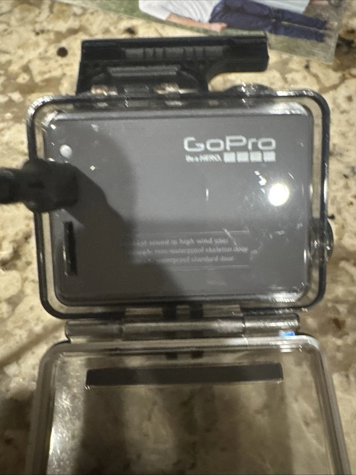 GoPro Hero Grey HWBL1 CHDHA-301 (Used)  No SD Card/Cable - Image 3 of 4