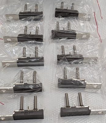 10 PACK CFBAR2-250SP Eaton BUSSMAN Dual Fuse MRBF Mounting Bar 2 Studs BUSBAR