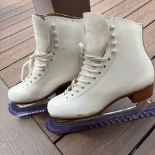 Riedell Figure Skates girls women White, Medium Width Size 5.5 - great cond