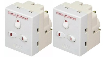 2x 3 Gang überspannungsgeschützter geschalteter Wandadapter Stecker