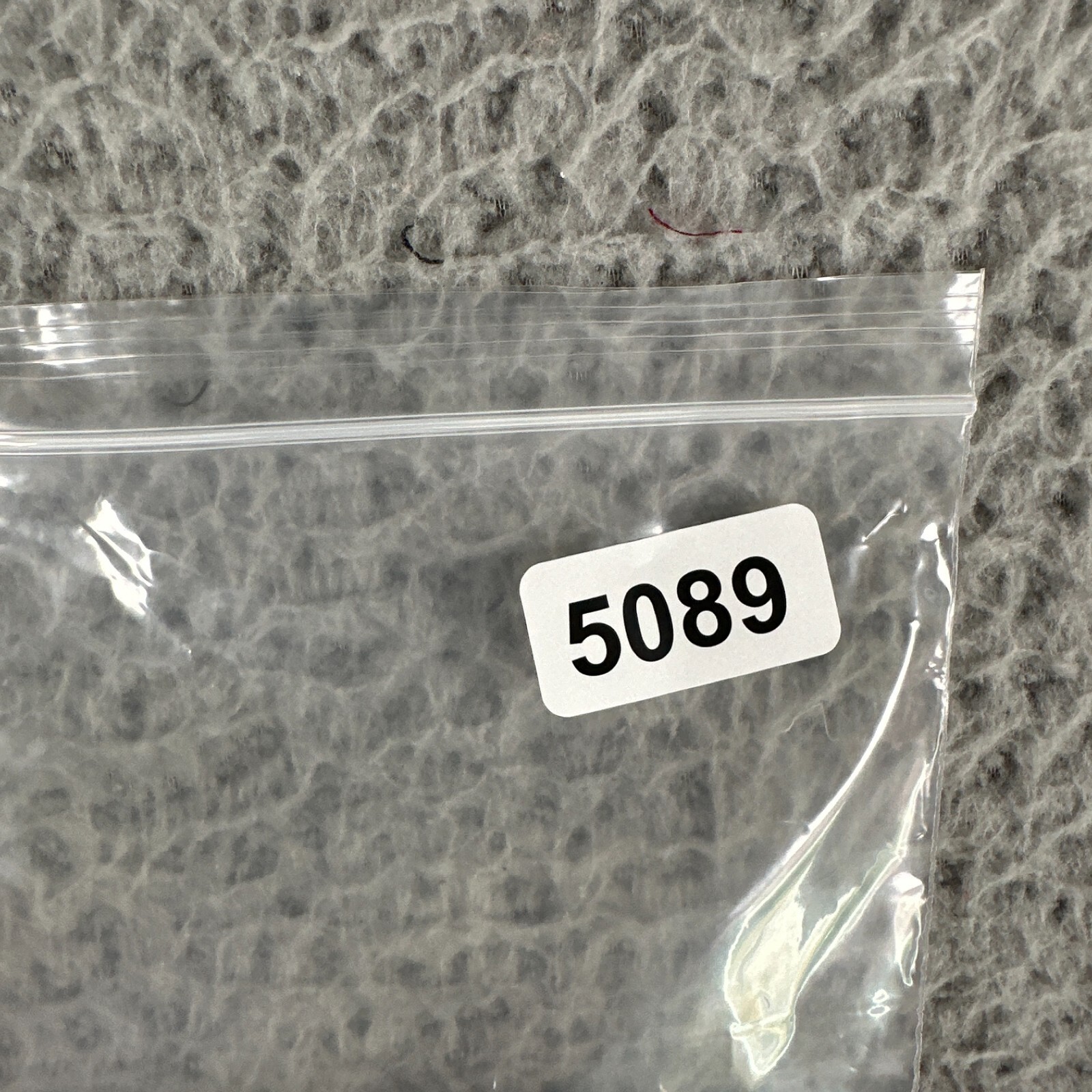 Kit & Ace Shirt Men's M Maroon Tee Crew Neck Cashmere Blend Soft Gym Casual