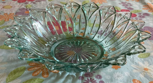 Vintage Federal Glass Petal Design 1960s Mid Century 10 in.