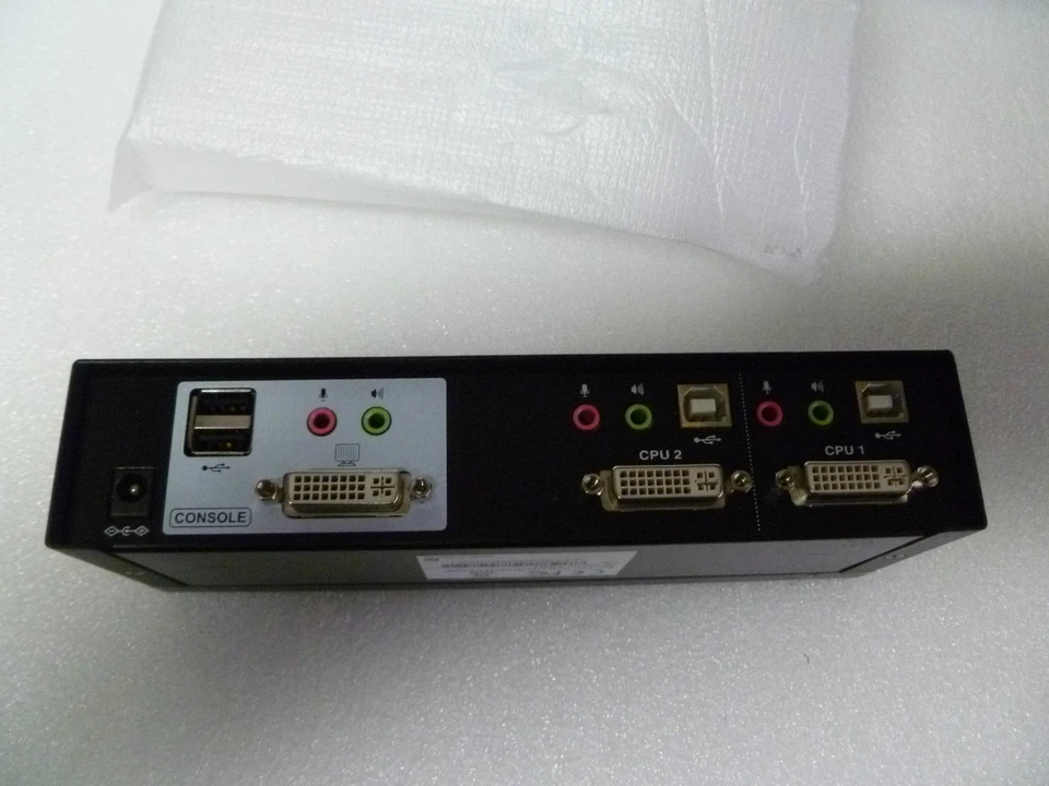CABLESTOGO TRULINK 2-PORT DVI AND USB KVM W/AUDIO MODEL:52047 - Image 3 of 4