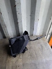 BMW 3 SERIES E90 318D LCI 2008-2012 AIR INTAKE FILTER BOX 8512599 