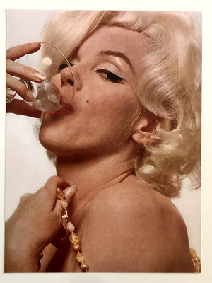 Marilyn Monroe having a drink in 1962 lovely color 6x8 photo RARE