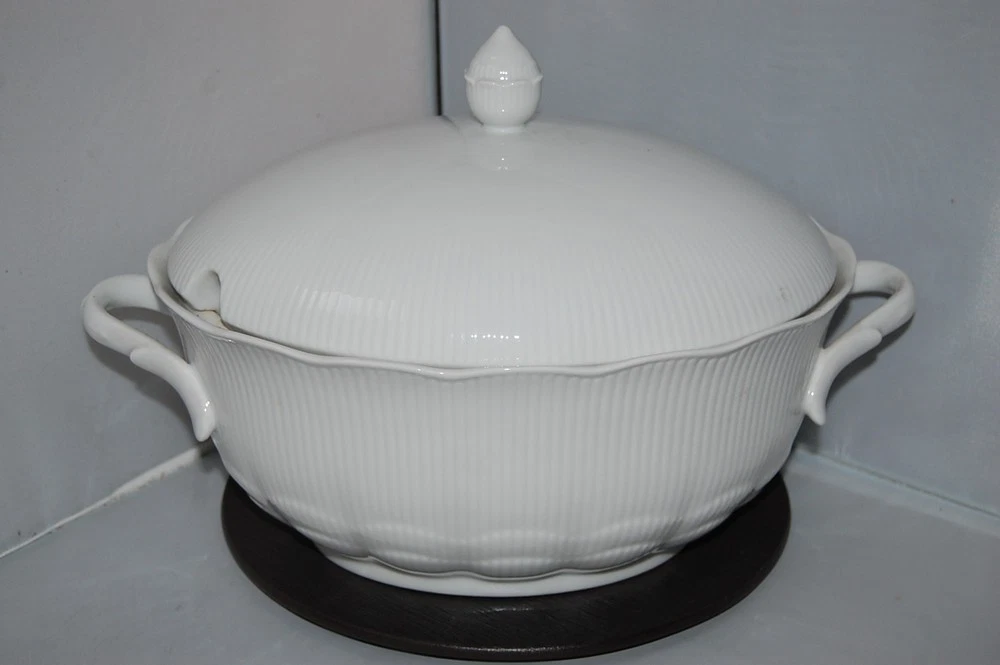 Supenterrine ca. 3 L Romantica weiss weiß Kaiser Porzellan