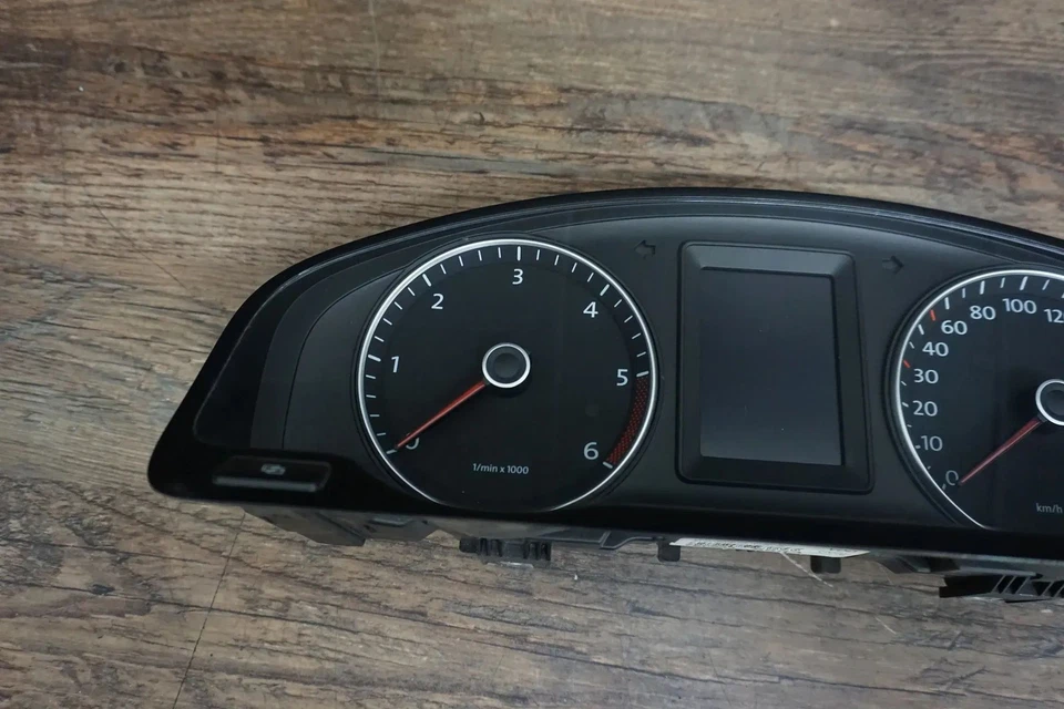 VW Transporter T5 LHD 2011 Diesel Tachimetro Kombiinstrument 7E0920860A 2.0TDI - Immagine 4 di 4