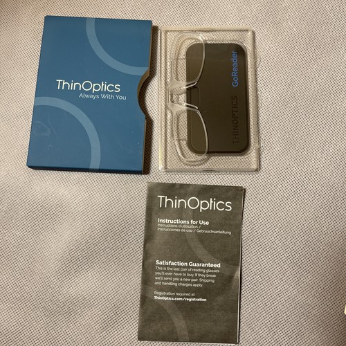 ThinOptics +1,5 Lunettes de Lecture Ultralégères Sans Bras avec Étui Universel Pod