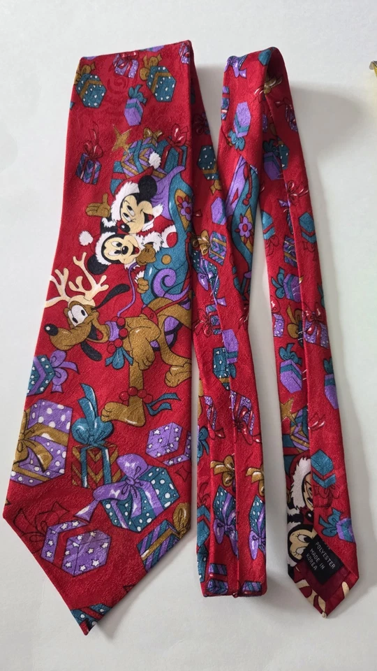 Corbata de Colección Disney Mickey Unlimited Para Hombre Navidad Mickey Minnie Pluto Foto 3 de 4