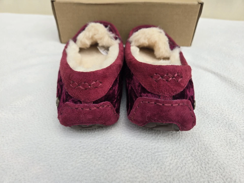 Zapatillas de terciopelo Ugg Australia Ansley borgoña para mujer talla 6 de piel suave de EE. UU. Foto 4 de 4