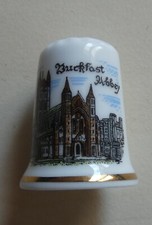 dé à coudre en porcelaine  Anglais -  Buckfast Abbey