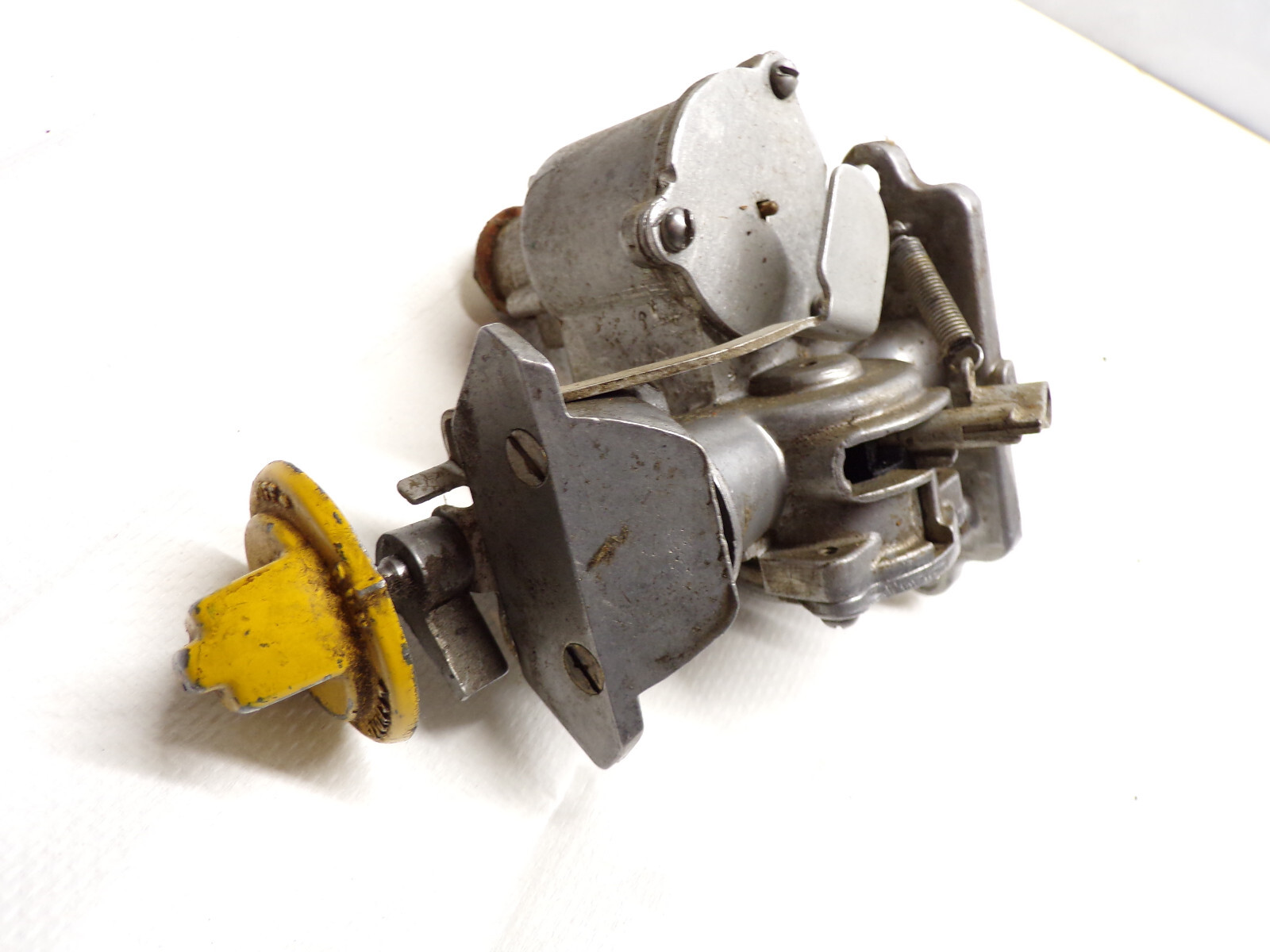 Hiawatha Outboard Motor 3.0 HP Model 050MI257958A USED Carburetor