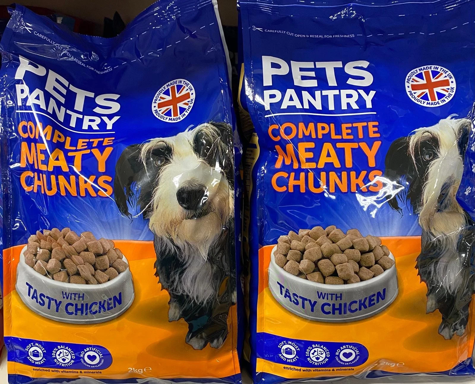 Pets Pantry Complete Meaty Chunks With Tasty Chicken PACK 2 x 2kg FREE DELIVERY