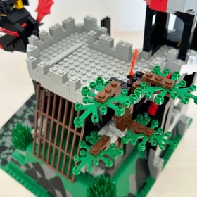 LEGO 6082 Castle Fire Breathing Fortress Magic Dragon