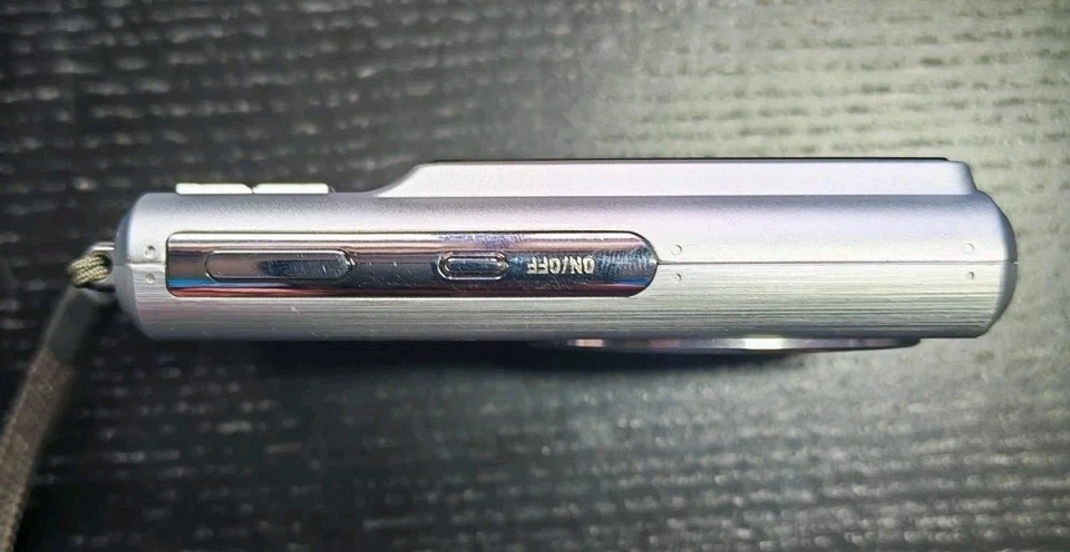 Casio Exilim EX Z70 Digitalkamera Silber Digicam 7.2 MP Zustand sehr gut - Bild 4 von 4