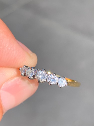18ct gold diamond 5 stone ring - Foto 4 di 7