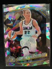 2025 Panini Prizm WNBA Cracked Ice #124 Courtney Vandersloot Chicago Sky