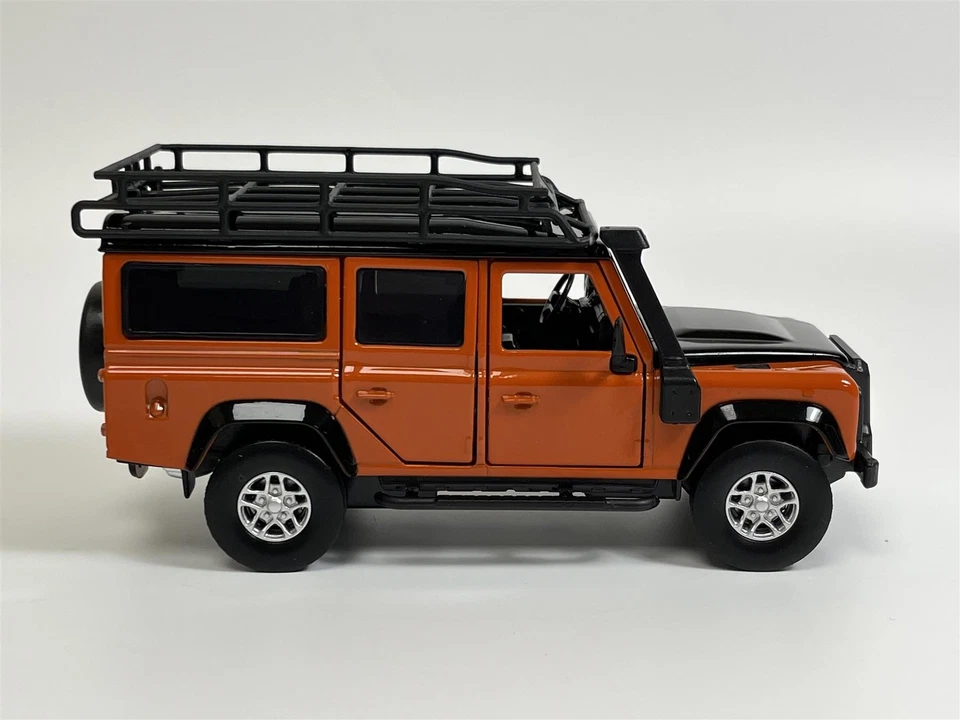Land Rover Defender 110 Arancione LHD 1:32 Luce E Suono Tayumo 32105010 - Immagine 3 di 4
