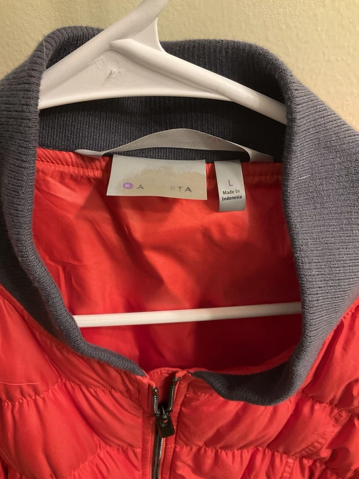 Athleta Down Puffer Jacket Women’s Size Large Red 54023 Warm Comfy Ski Winter - Image 4 of 4