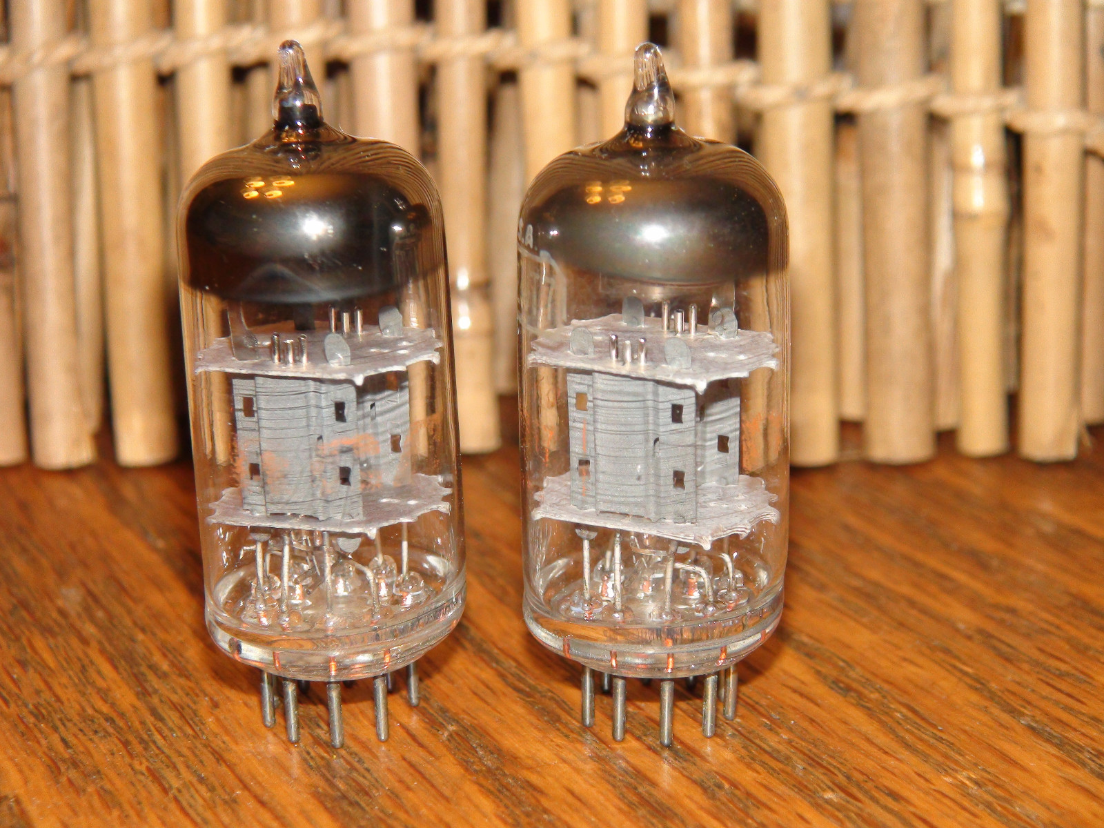 2 Vintage RCA 12AT7 ECC81 Radio Tubes Results= 4900/4150 10.1/7.0 mA 4590/4410