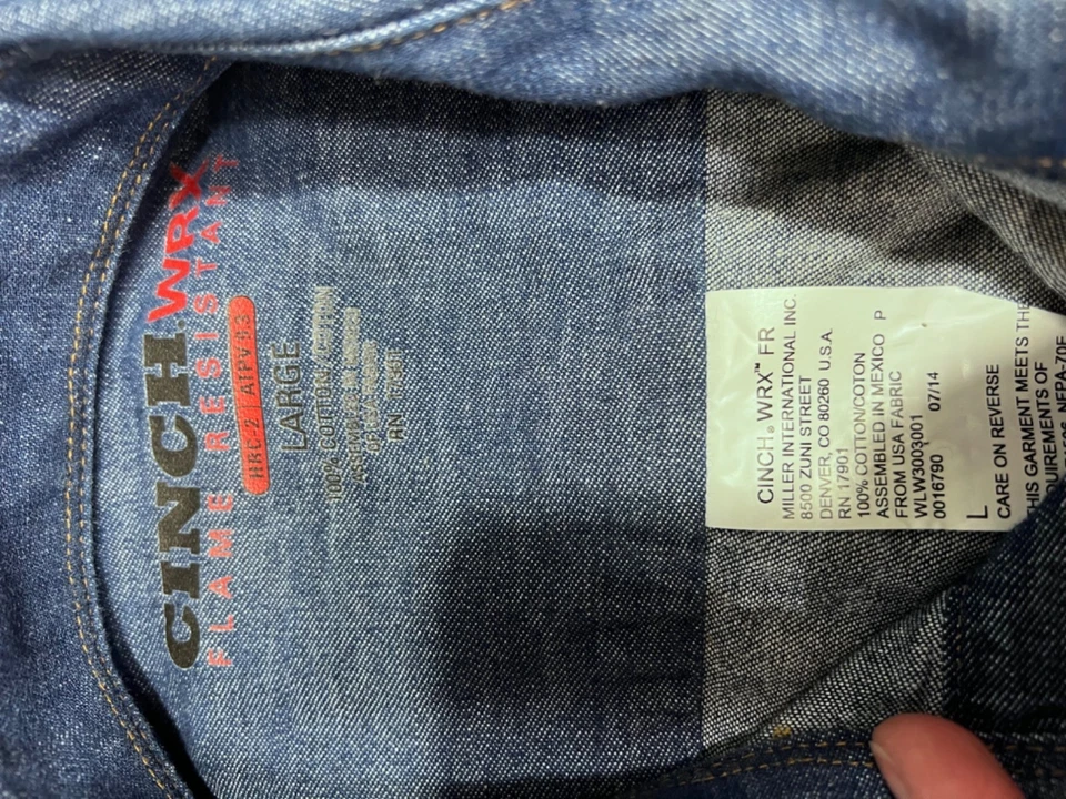 Camisa Cinch WRX resistente al fuego HRC 2 para hombre denim con botones talla grande Foto 4 de 4