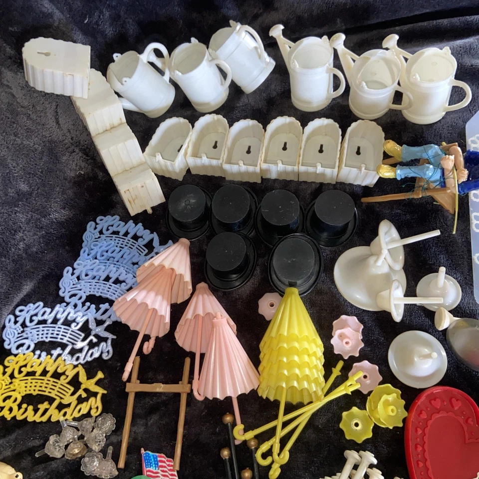 Gran lote de adornos para decoración de pasteles Wilton vintage varios temas Foto 2 de 4