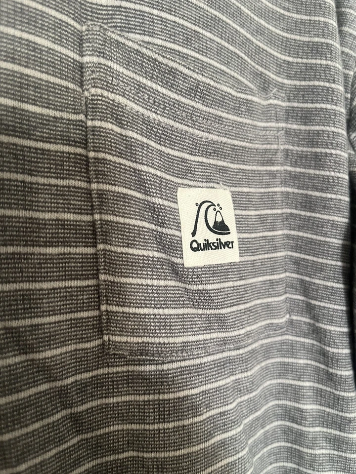 Camiseta con capucha Quicksilver para niños  Foto 2 de 4