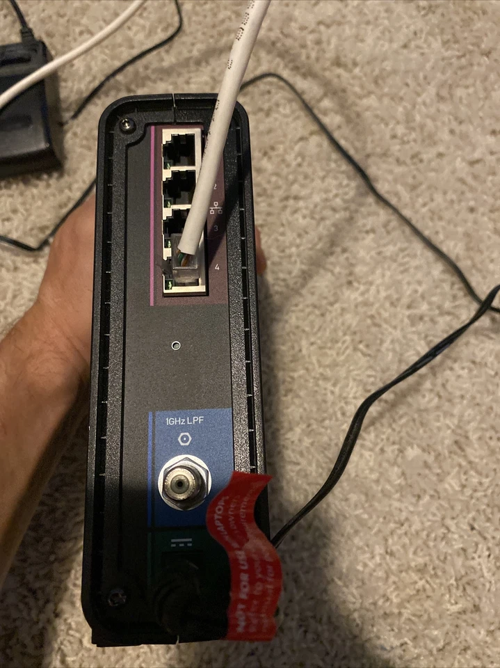 Motorola Surfboard SBG6580 DOCSIS 3.0 Cable Modem Wireless Ethernet Wifi Router - Image 3 of 4