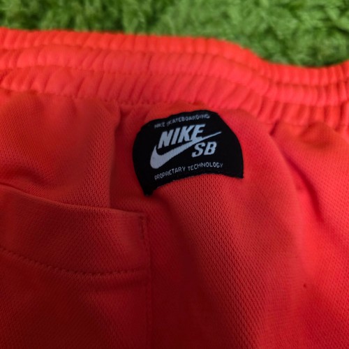 Nike SB Skate Boarding Shorts Infrared Red YOUTH see measurements - Picture 3 of 4
