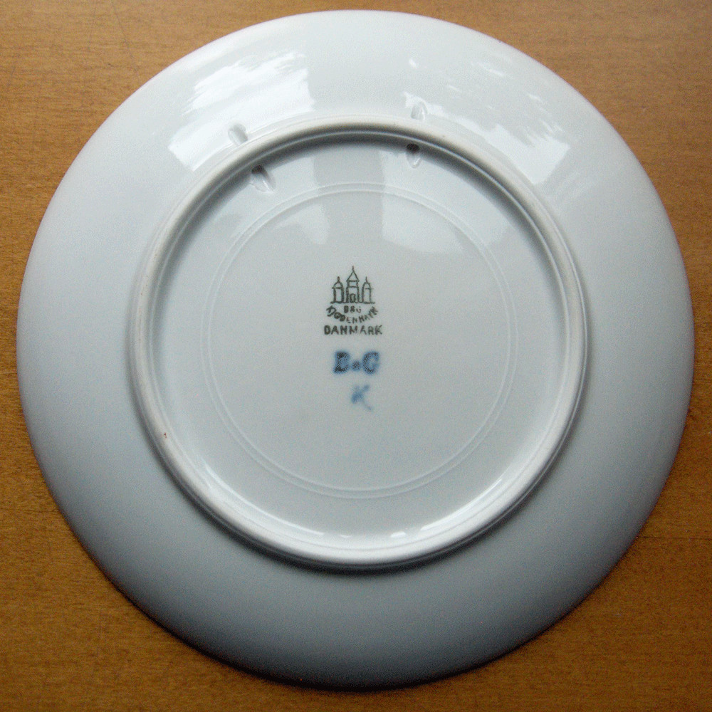 Bing & Grondahl 1943 Christmas plate~Ribe Cathedral~WWII~Denmark~Pristine