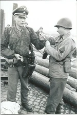 WW II  Usa  Photo --  German  Officer  Surrendering