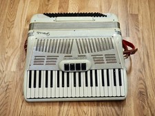 VINTAGE Gigante DELUXE PIANO BASS ACCORDION MODE - ITALY