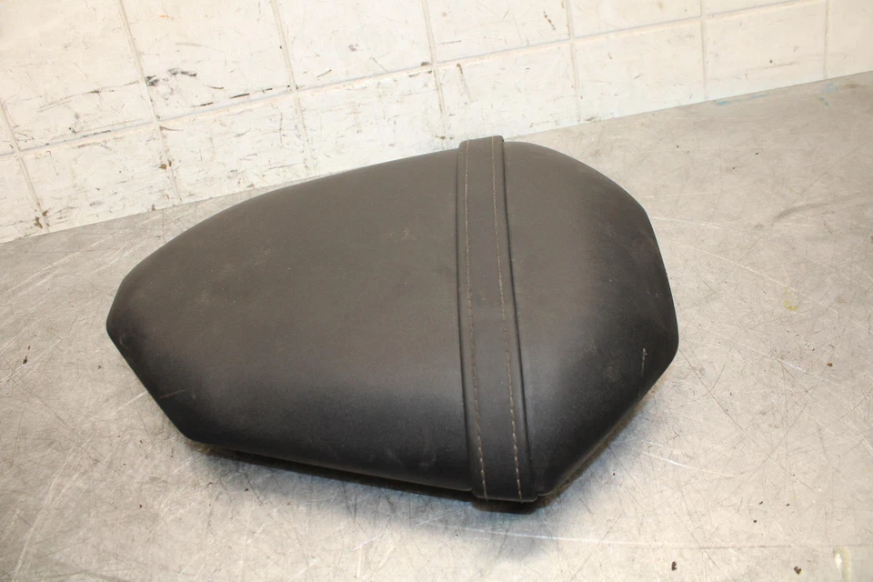 2015 Yamaha FZ07 REAR BACK PASSENGER TANDEM SEAT PAD SADDLE PILLION BB531 - Image 2 of 4