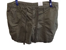 JCP Dark Evergreen Shorts, SZ 22, Zip/pull string, back button pockets NWT