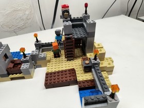 LEGO Minecraft: The Desert Outpost (21121) 100% Complete No Box