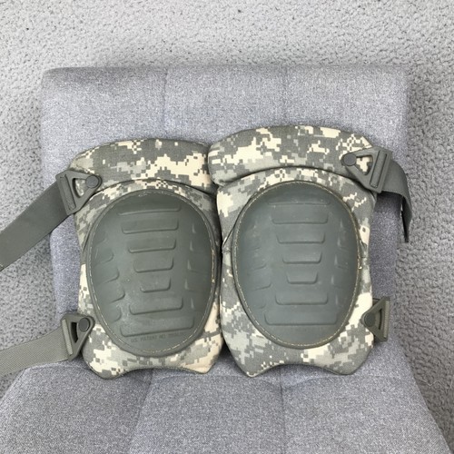 McGuire-Nicholas Tactical Knee Pads Mens One Size Camo Hard Shell Hunting Gear