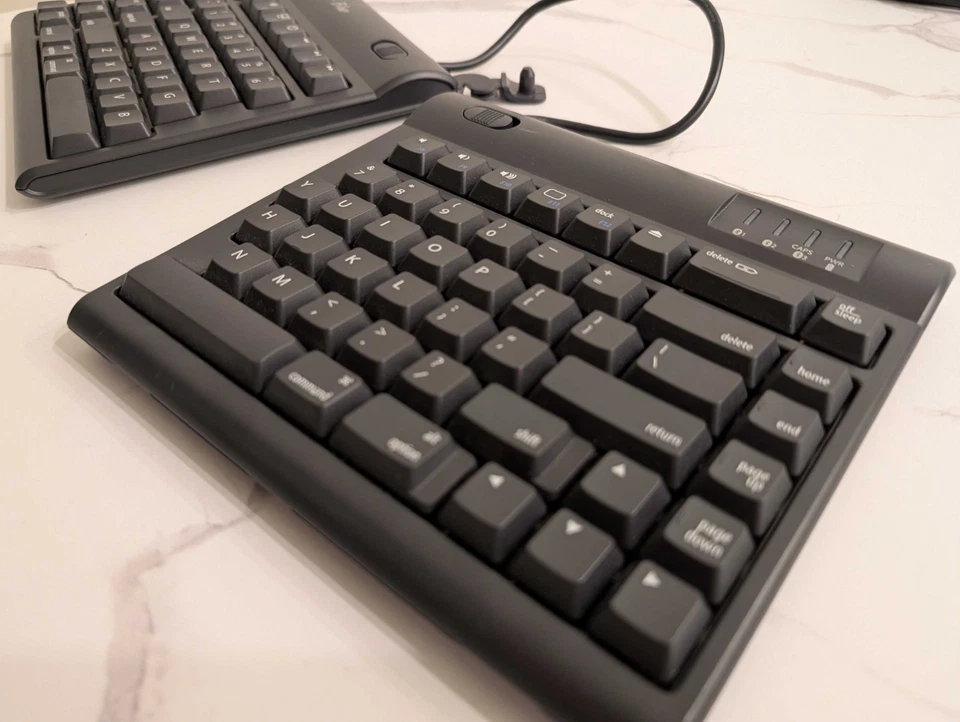 Teclado inalámbrico ergonómico azul Kinesis KB800MB-BT Freestyle2 para Mac Foto 2 de 4