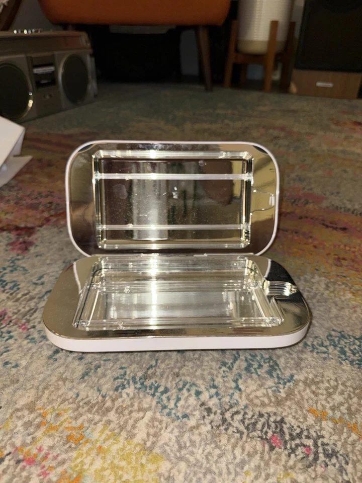 Smartphone PhoneSoap Pro UV desinfetante e carregador universal branco - Imagem 2 de 3