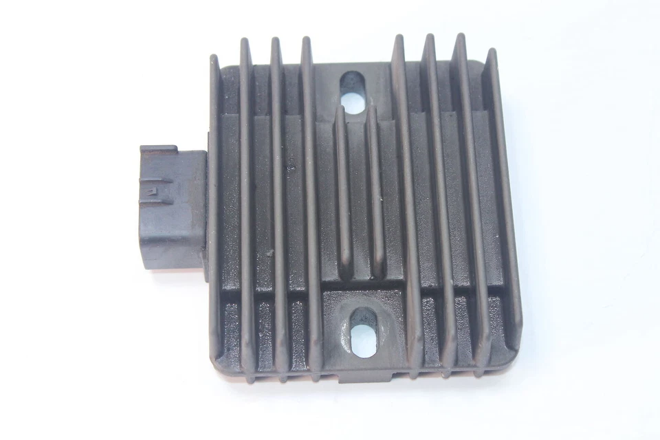 10-23 Kawasaki Z1000 Rectifier Voltage Regulator  21066-0705 - Image 4 of 4