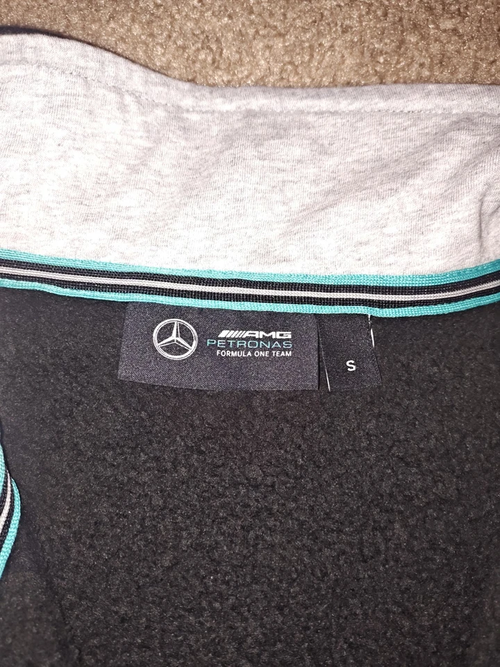 Suéter con cremallera 1/4 para hombre Mercedes AMG Petronas F1 Foto 4 de 4