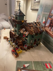 Lego Ideas 21310 Old Fishing Store Retired 99.9% Complete ~Excellent Condition~