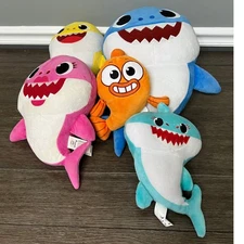 Baby Shark Plush Toy Set of 5 Characters Daddy Mommy Shark Pinkfong Stuffed