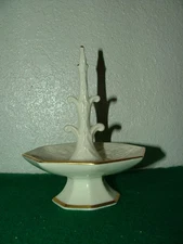 LENOX  FOOTED RING HANGER