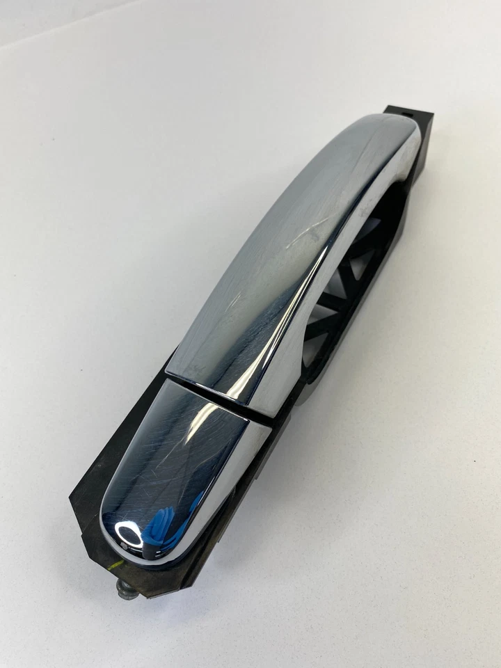 2005-2010 Pontiac G6 Front Right Passenger Side Exterior Door Handle 15786204 - Image 4 of 4