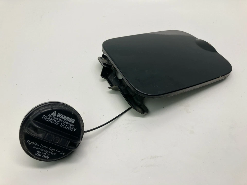 1999-2002 Mercury Villager Fuel Filler Tank Door Gas Lid Cover  17251 7B000 OEM - Image 2 of 4
