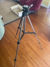 TRIKON LITE-10 PHOTO/VIDEO TRIPOD Used