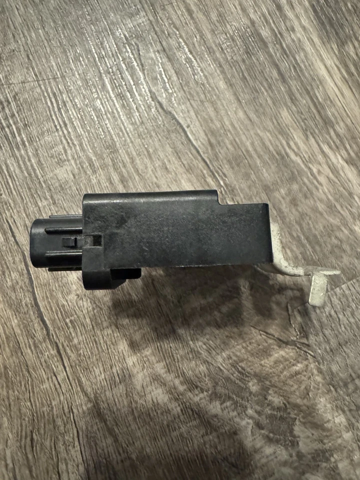 Genuine OEM Battery Current Sensor For 2015-2019 Infiniti Q70L Q70 3.7L 5.6L - Imagem 4 de 4