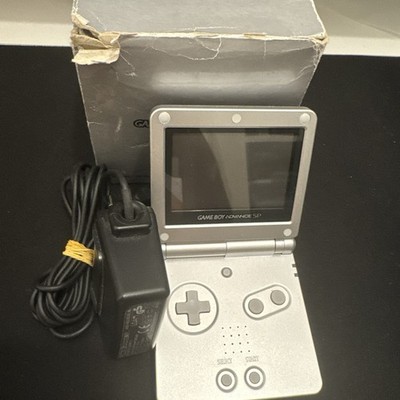 Nintendo Game Boy Advance SP Silber, Inkl. Ladekabel, OVP