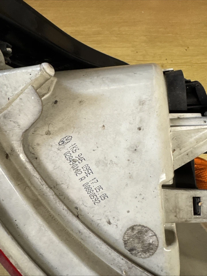 2004 VOLKSWAGEN GOLF ПАССАЖИРСКОЙ СТОРОНЕ ЗАДНИЙ ФОНАРЬ 1K6945095E #1 - Изображение 4 из 4